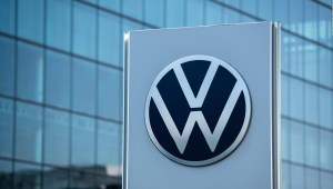 Volkswagen anuncia inversión en baterías para vehículos eléctricos