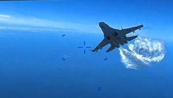 Video muestra maniobra del avión ruso que hizo caer un dron de EE.UU.