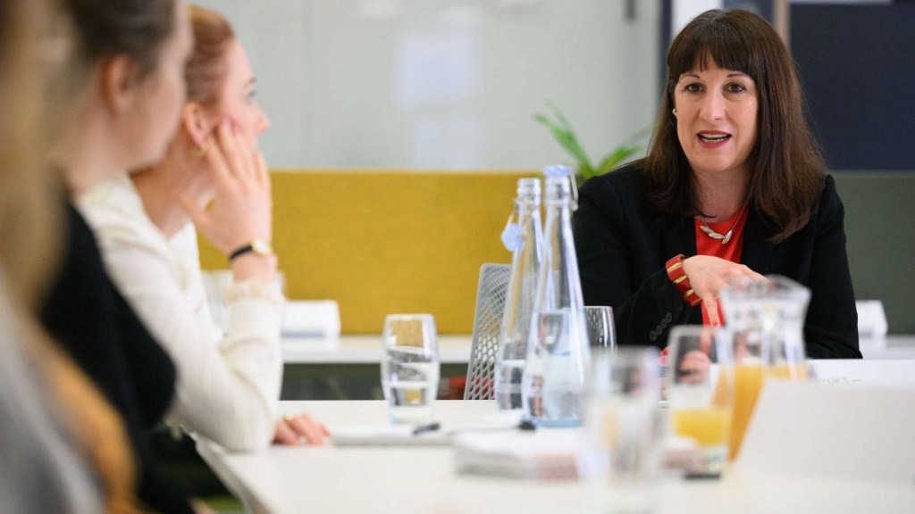 ¿Qué deben hacer las empresas para retener a las mujeres ejecutivas en sus puestos?