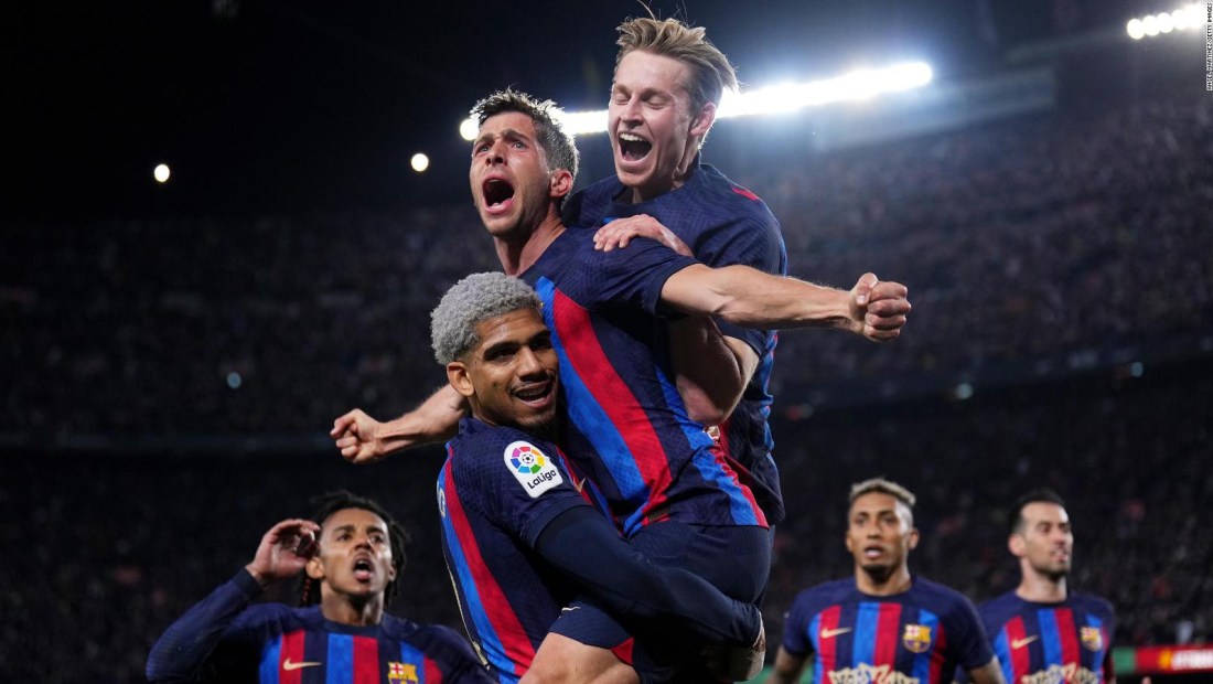 5 cosas: Barcelona logra una dramática victoria ante el Real Madrid y más