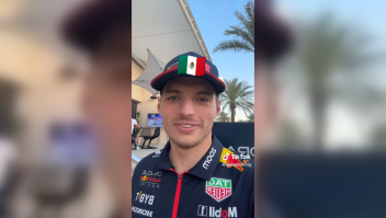 ¡Le salió la del Checo Pérez! Verstappen se divierte con el desafío de las banderas