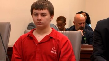 Condenan a un adolescente a cadena perpetua por apuñalar mortalmente a una compañera de 13 años