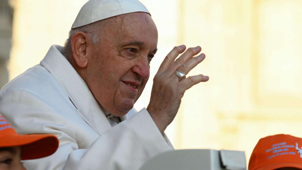 Papa Francisco podría ser dado de alta en unos días
