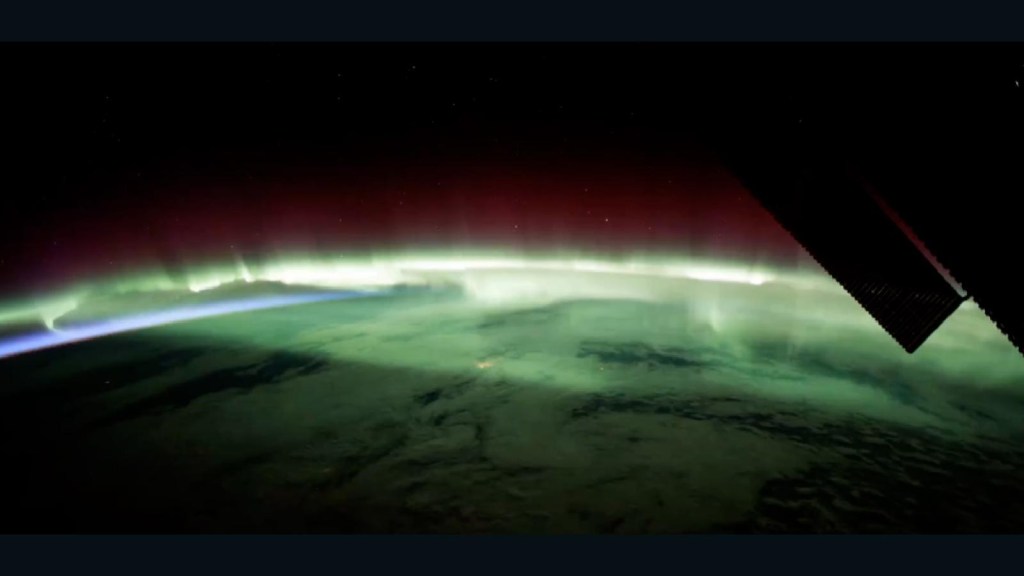 Raras imágenes de la aurora boreal desde el espacio
