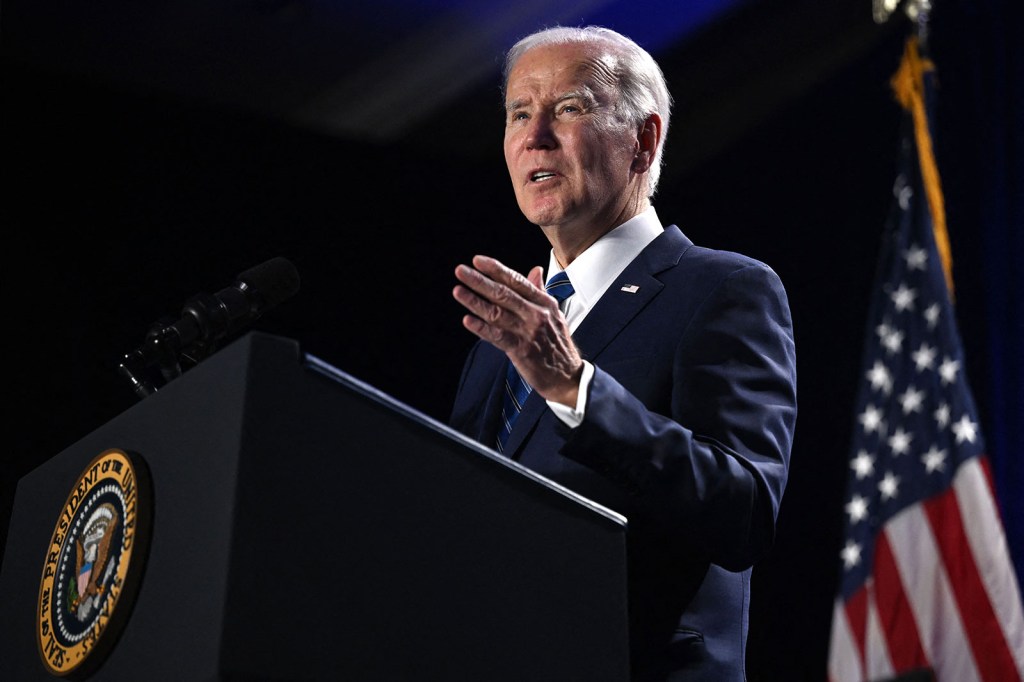 El presidente de EE.UU., Joe Biden, habla durante la conferencia House Democratic Caucus Issues en Baltimore el 1 de marzo. (Crédito: Andrew Caballero-Reynolds/AFP/Getty Images)