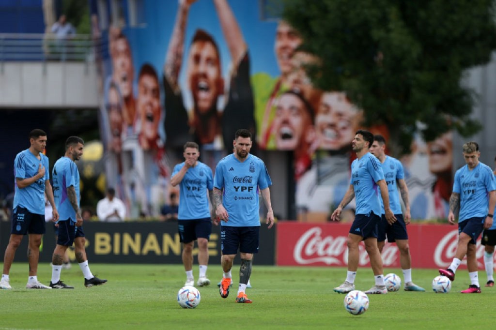 Entre los encuentros de esta fecha FIFA resalta la celebración de Argentina, que jugará dos amistosos, los primeros tras ganar el Mundial de Qatar.