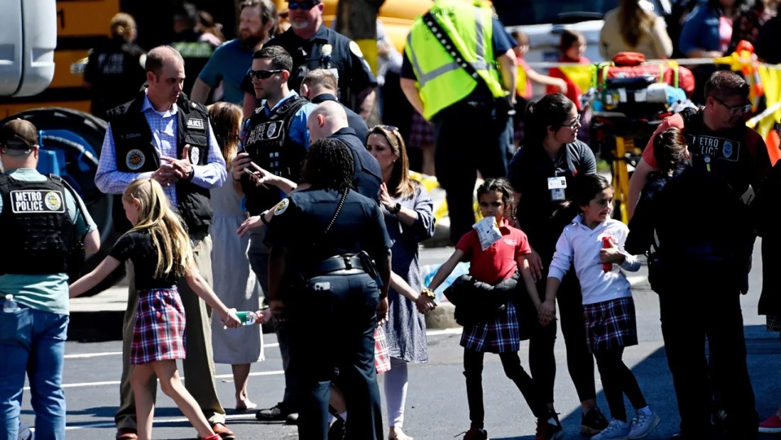 Un tiroteo masivo en una escuela de Nashville dejó al menos seis muertos.