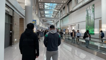 Un ciudadano ruso está atrapado en un aeropuerto de Corea del Sur desde hace más de 4 meses.