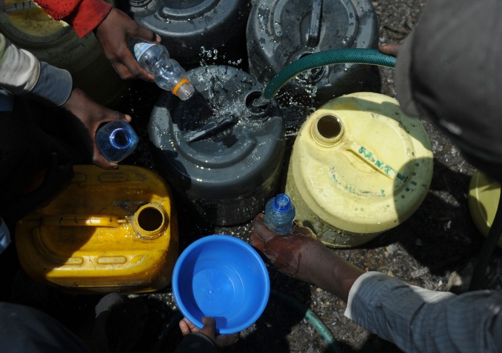 agua acceso países