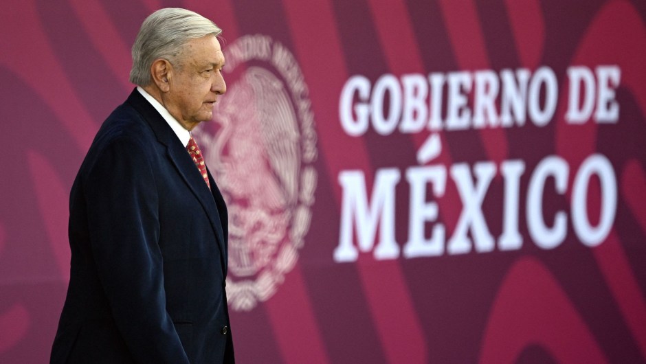 El presidente de México, Andrés Manuel López Obrador, el 24 de febrero de 2023. (Crédito: ALFREDO ESTRELLA/AFP vía Getty Images)