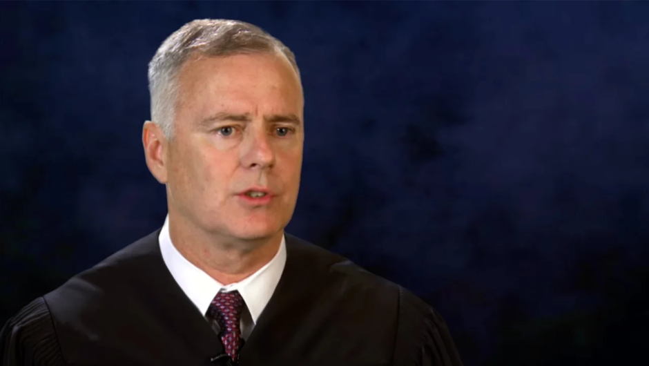 El juez de distrito estadounidense Reed O'Connor. (Crédito: Tribunales de EE.UU./YouTube)