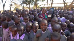 Nelly Cheboi, Héroe del Año de CNN 2022, celebra el premio en África