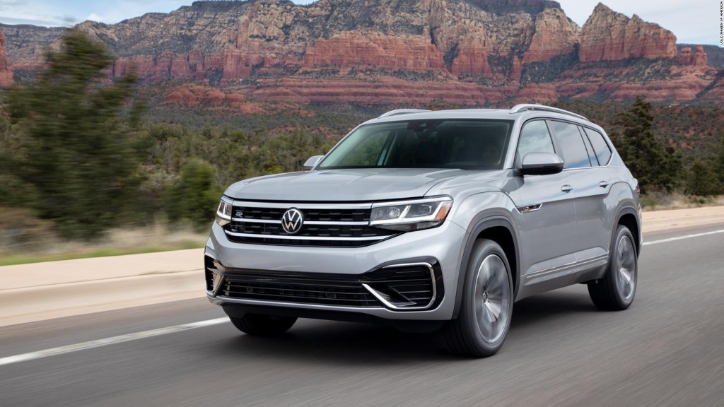 Volkswagen detecta problema con airbags
