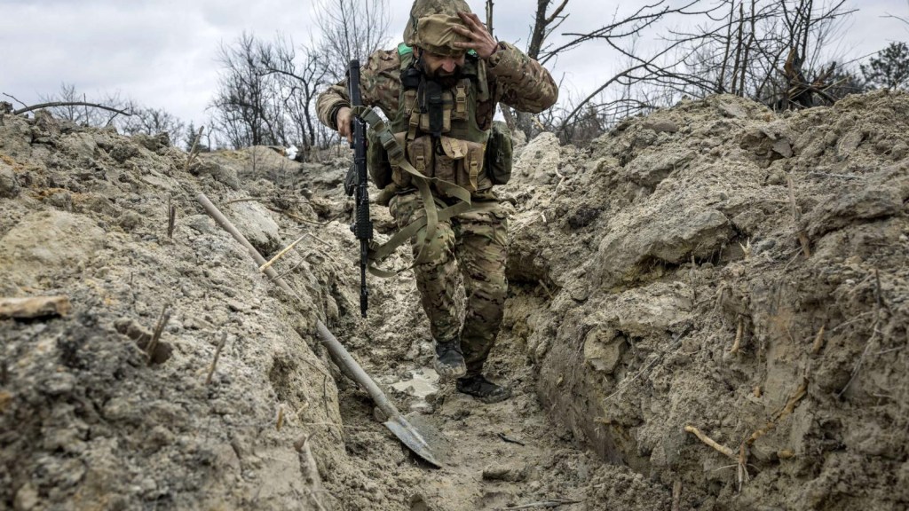 Así es la vida de los soldados ucranianos en las trincheras