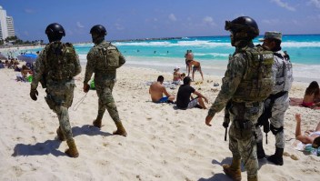 Mar, arena y soldados: México militariza las playas