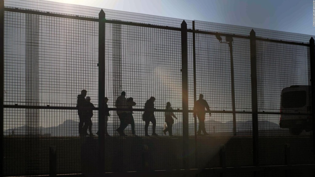 Aumenta la llegada de migrantes a la frontera sur de Estados Unidos.