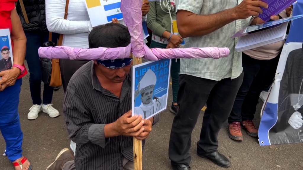 Nicaragüenses en Costa Rica conmemorando Semana Santa