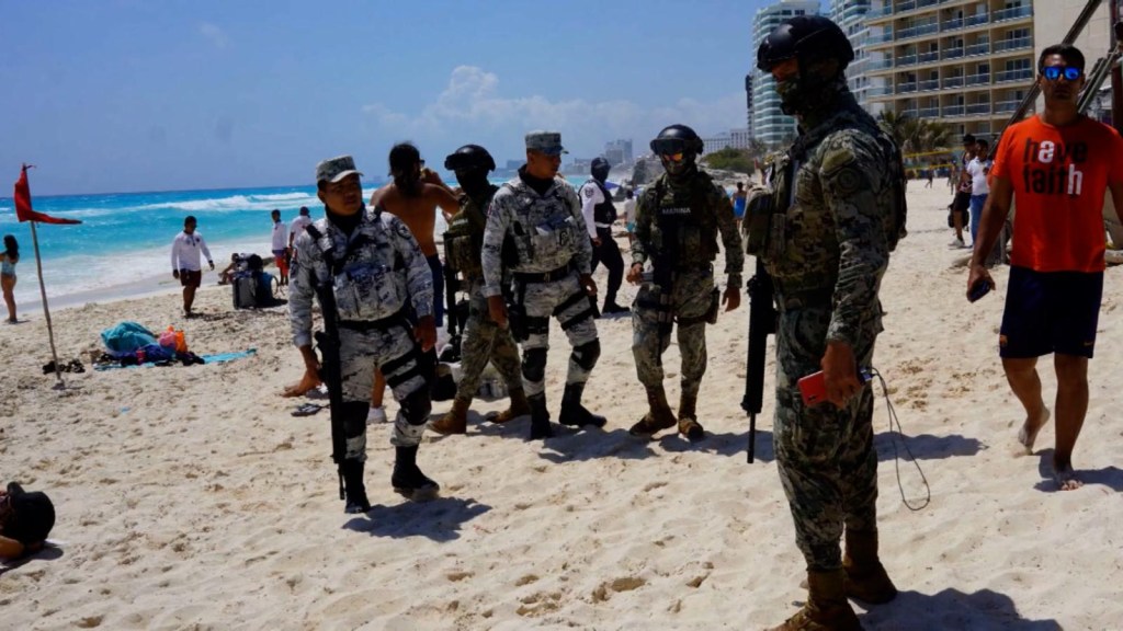 Alerta en México por muerte de turistas en Cancún