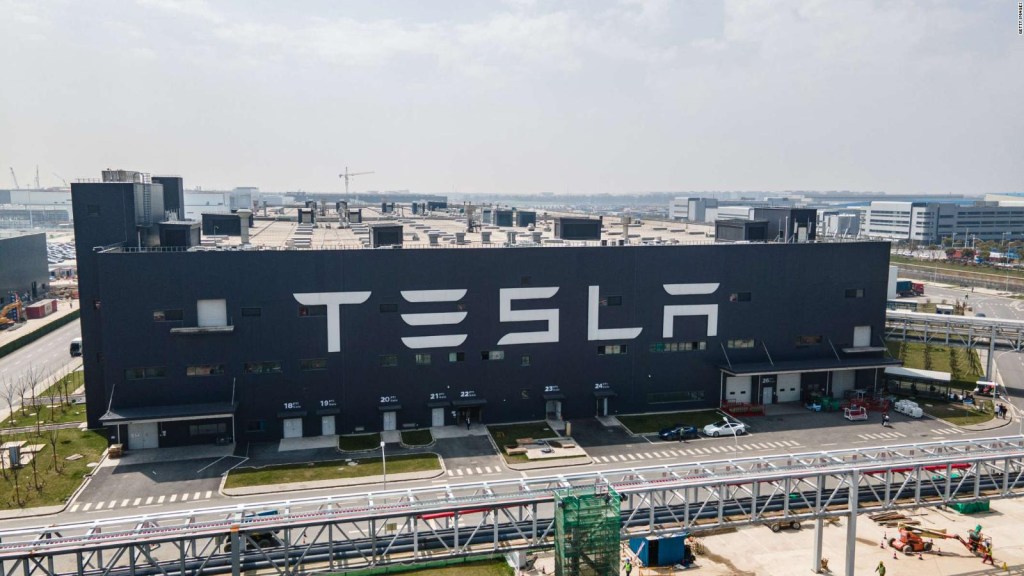 Tesla anuncia la apertura de la fabricación de baterías en China