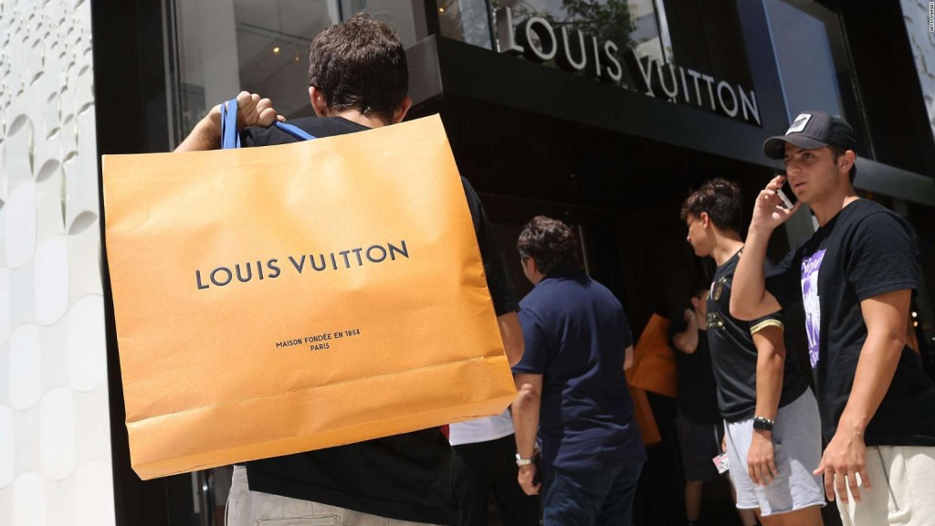 LVMH sales rebound after return of Chinese consumers