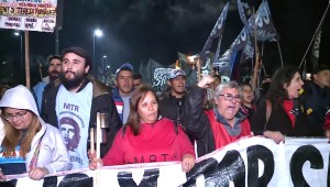 Protestas en Argentina para pedir más ayuda social frente a la crisis