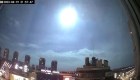 Un desconocido destello brillante ilumina el cielo de Kyiv