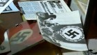 Buscaban documentación de un prostíbulo y hallan parafernalia nazi