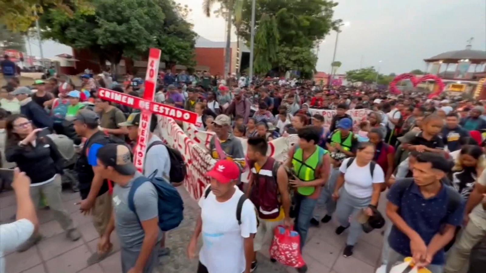 M xico Nueva caravana de migrantes exige libre tr nsito y justicia Video CNN