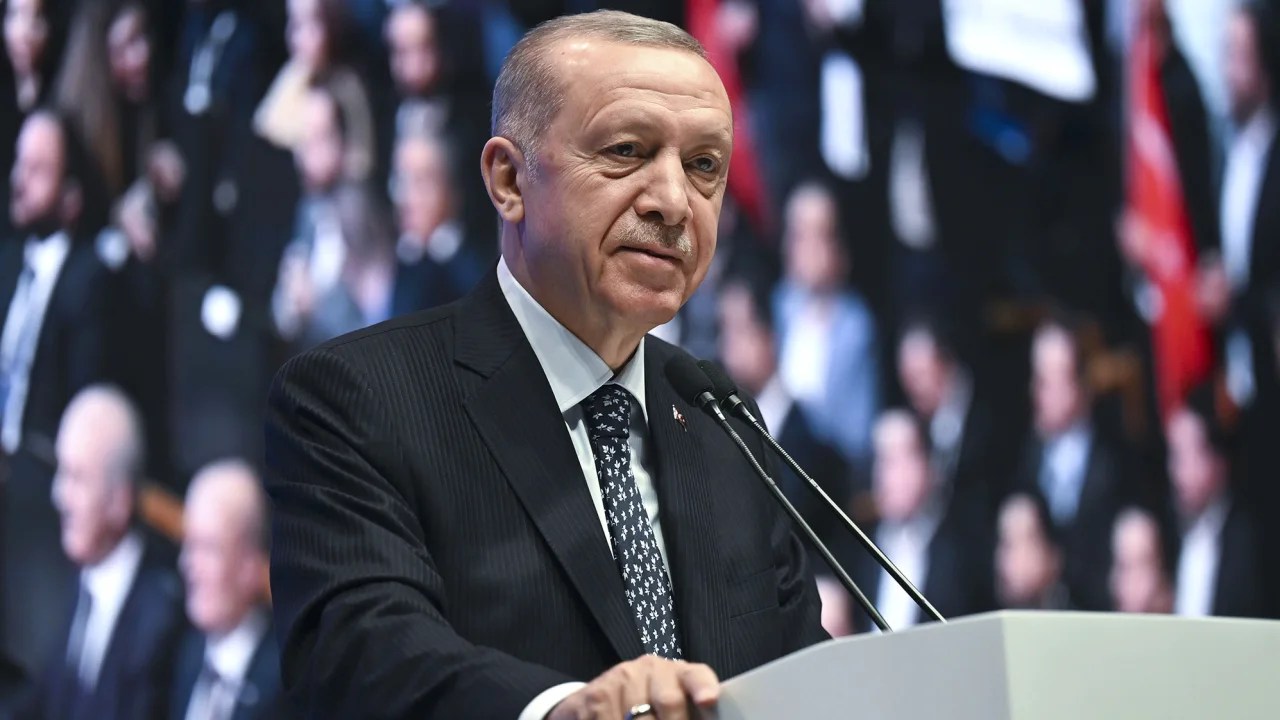 El presidente Erdogan cancela sus apariciones en público tras enfermarse en una entrevista en vivo