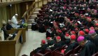 El papa permite que las mujeres voten en sinodo de obispos