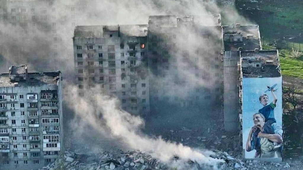 Así cayó an edificio en medio del asedio ruso en Ucrania