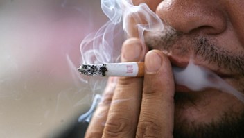 La cantidad de personas que fuman cigarrillos baja un 40% en EE.UU.