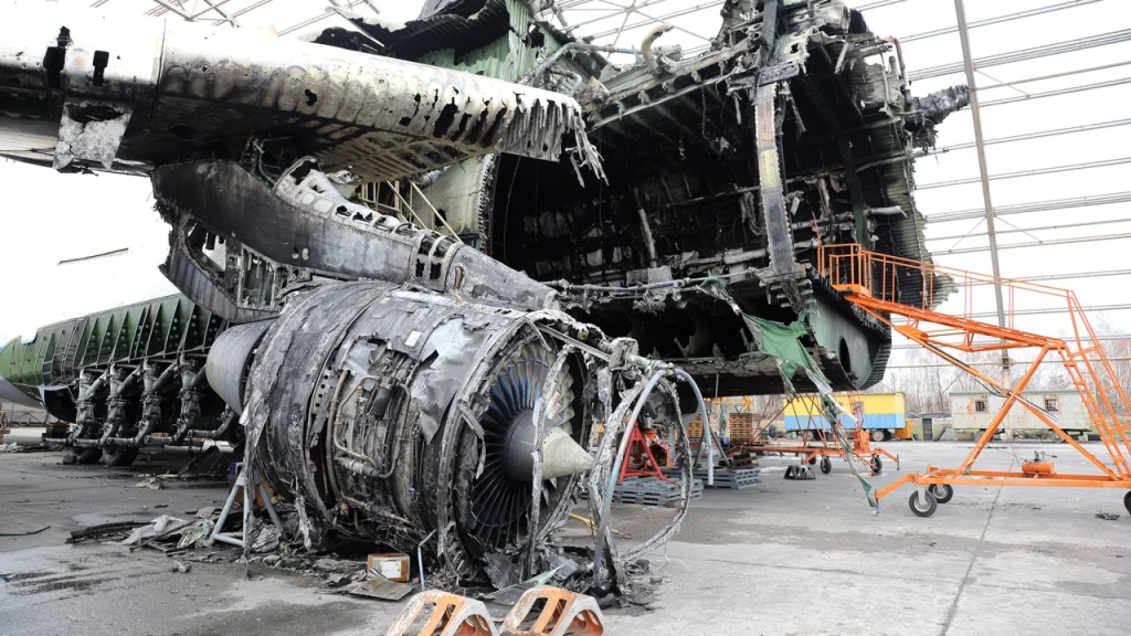 El avión Antonov An-225, el más grande del mundo, fue destruido en el inicio de la guerra. Ucrania quiere reconstruirlo.