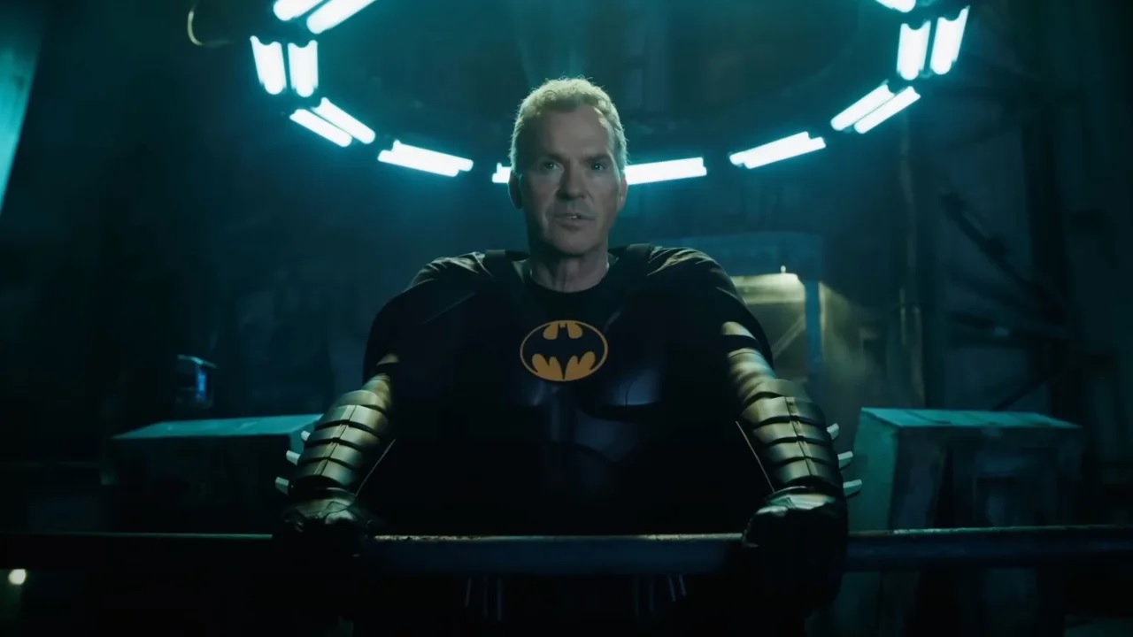 El tráiler final de 'The Flash' muestra al icónico Batman de Michael Keaton  volviéndose 