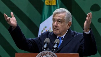 El presidente de México, Andrés Manuel López Obrador, durante una conferencia de prensa en Ciudad de México el 20 de enero de 2023. (Crédito: ALFREDO ESTRELLA/AFP vía Getty Images)