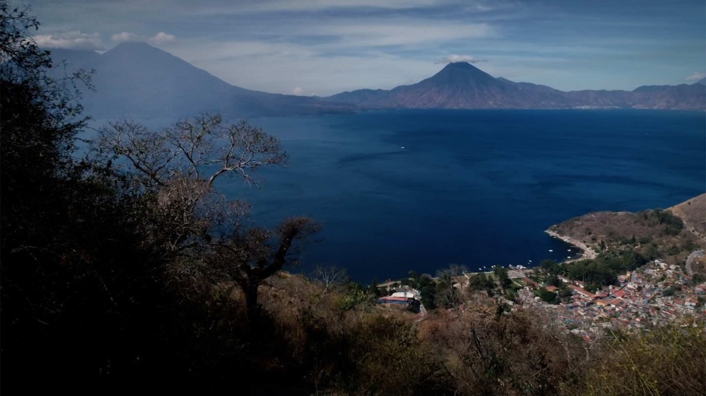 El Atitlán es considerado por muchos uno de los lagos más bellos del mundo.