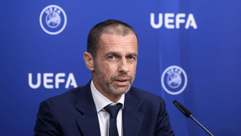 El presidente de la UEFA, Aleksander Čeferin, dijo que el escándalo arbitral del Barcelona es "extremadamente grave". (Crédito: Fabrice Coffrini/AFP/Getty Images)