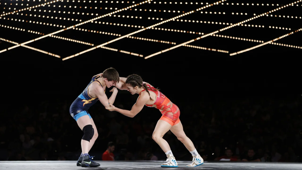 Maroulis (de rojo) compite contra Alexandra Hedrick en el Madison Square Garden el 8 de junio de 2022. (Crédito: Sarah Stier/Getty Images)
