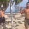 Juanes muestra entrenamiento físico en la playa.