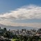 El volcán Nevado del Ruiz emite una nube de ceniza en Manizales, departamento de Caldas, Colombia, el 3 de abril de 2023. (Crédito: JJ BONILLA/AFP vía Getty Images)