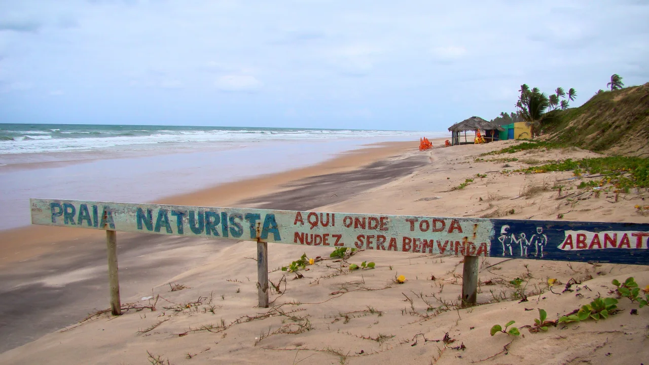 playa nudista brasil