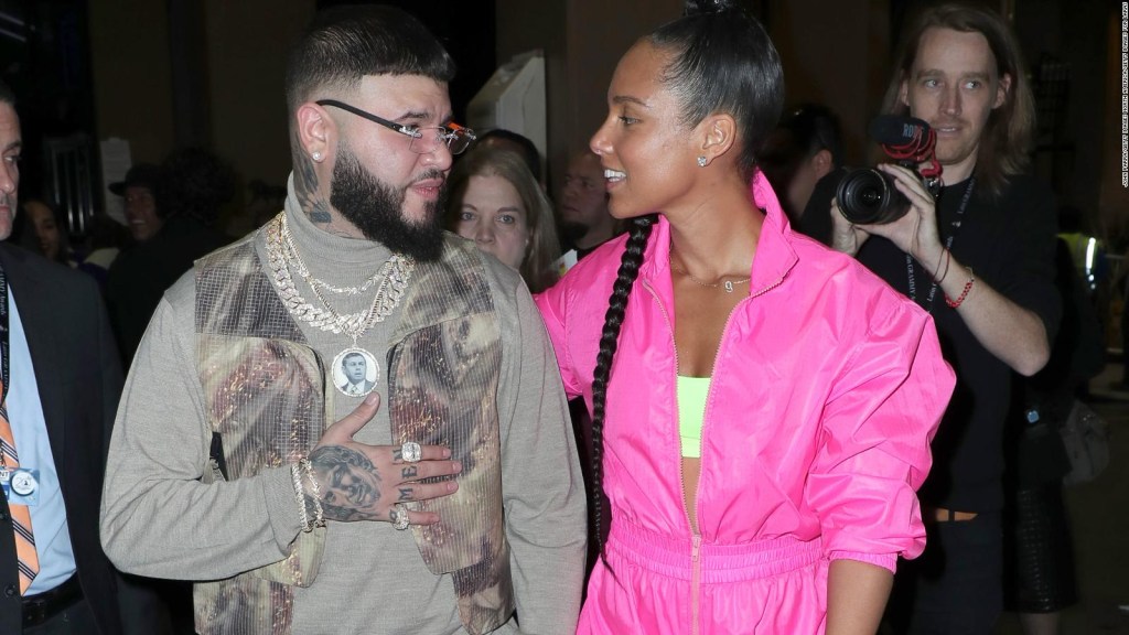 Farruko teaches Alicia Keys some  words