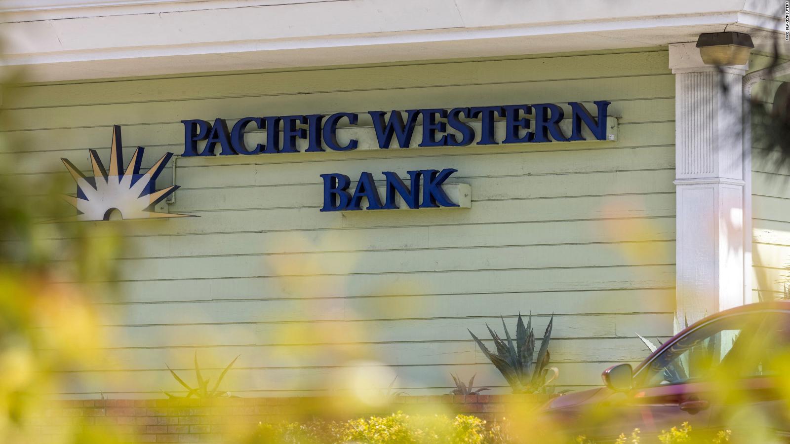 El banco de EE. UU. tiembla: las acciones de PacWest Bank caen más del 50 % |  Video