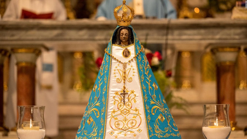 La Virgen de Luján luce las tres estrellas de la camiseta argentina