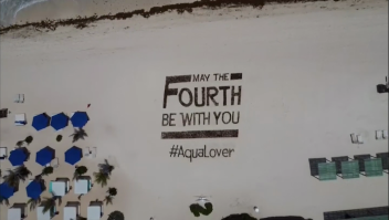 Sorprenden a turistas en Cancún con mensaje por el Día de Star Wars