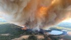 Más de 100 incendios forestales causan estragos en Alberta, Canadá