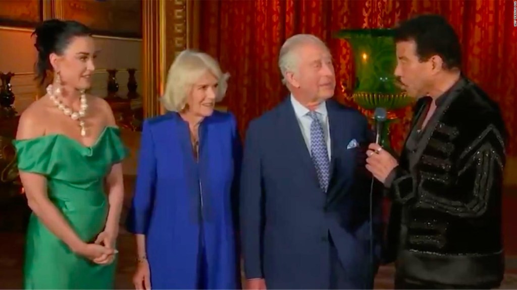 Video: King Carlos III seizes American Idol viewers