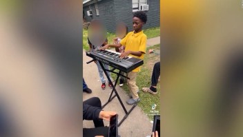 Mira al niño de quinto grado que se hizo viral con su actuación en piano