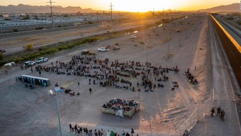 Mayorkas celebra reducción de indocumentados que buscan cruzar la frontera