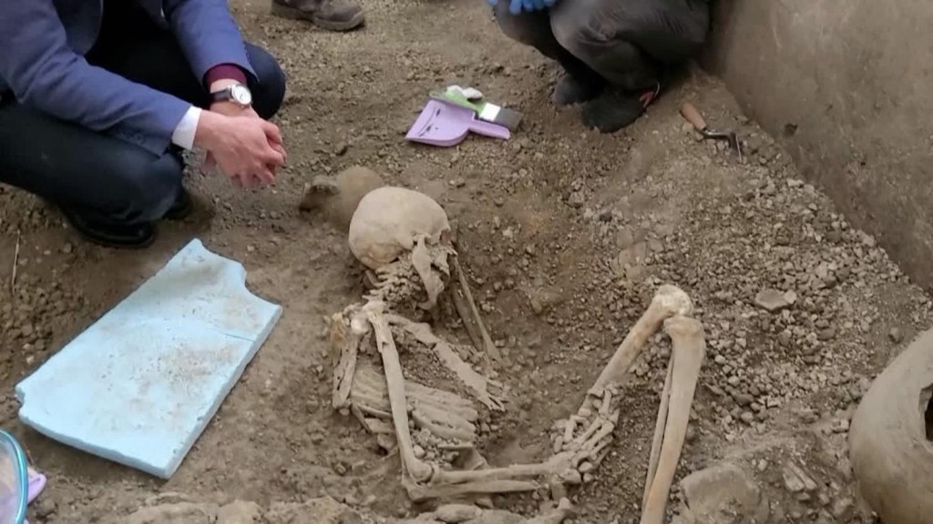 Descubre los restos de dos hombres en Pompeya